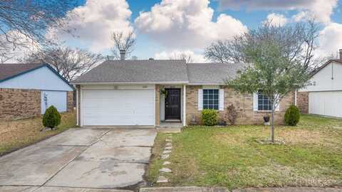 1302 California Trail, Grand Prairie, TX 75052