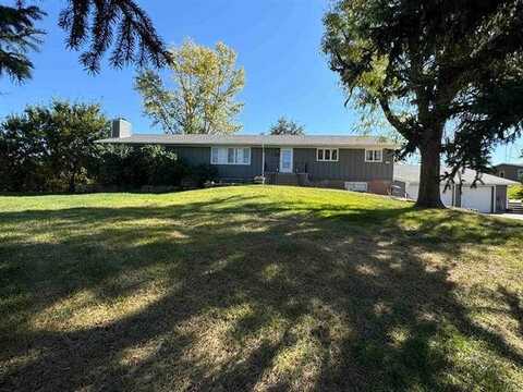 821 Arrowhead Dr., North Platte, NE 69101