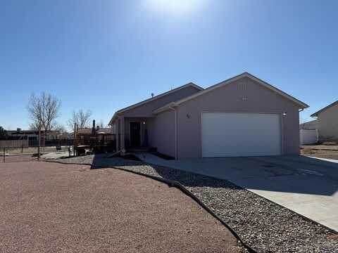 90 Arvada Dr, Pueblo West, CO 81007