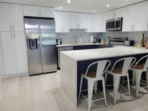 19390 Collins Ave, Sunny Isles Beach, FL 33160