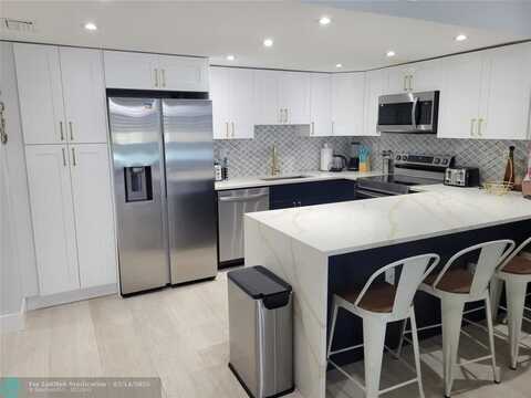 19390 Collins Ave, Sunny Isles Beach, FL 33160