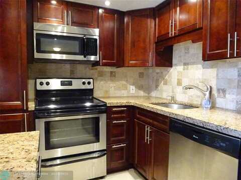 2801 N Palm Aire Dr, Pompano Beach, FL 33069