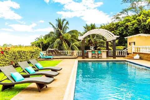 3446 Omaopio Rd, Kula, HI 96798