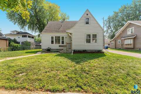 817 W 15th St, Sioux Falls, SD 57104