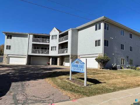 4601 S Oxbow Ave, Sioux Falls, SD 57106