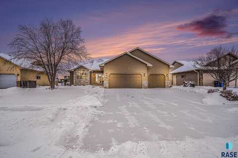 706 Saint Jerome St, Harrisburg, SD 57032