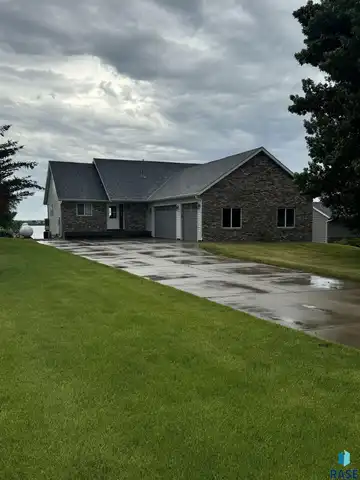 4271 Horizon HTS, Chester, SD 57016