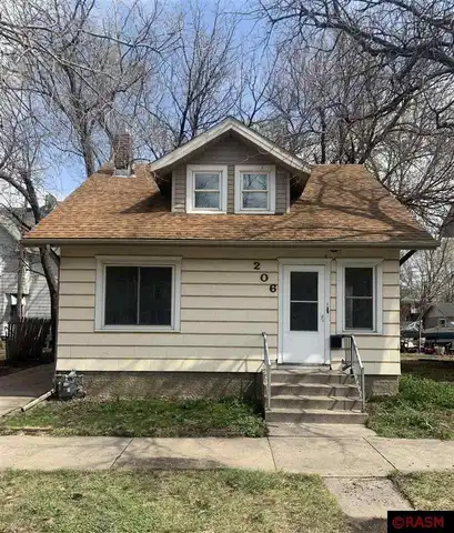 206 E Elm Street, Mankato, MN 56001