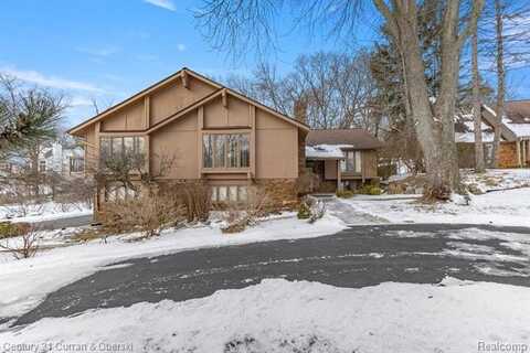 2211 SHORE HILL Drive, West Bloomfield, MI 48323