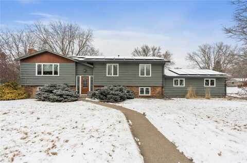 2461 Nemitz Avenue E, Maplewood, MN 55119