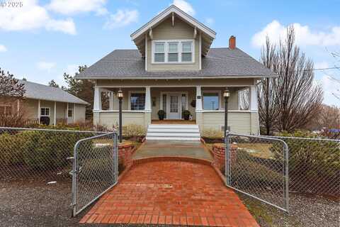 102 NE HARRISON ST, Dufur, OR 97021