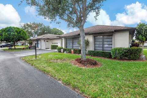 4820 Equestrian Circle, Boynton Beach, FL 33436