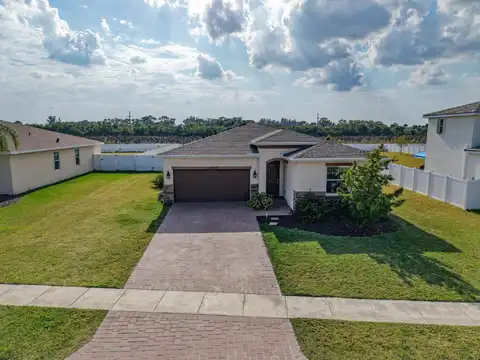 7506 NW Deysbrook Lane, Port Saint Lucie, FL 34987