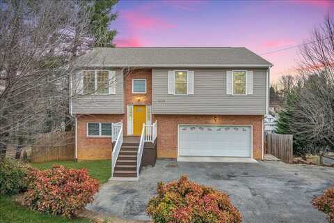 2024 Rice AVE, Salem, VA 24153