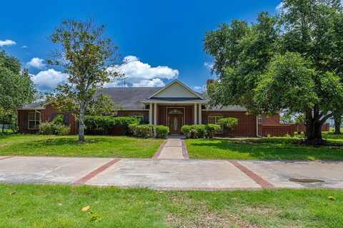 803 South Converse St, Flatonia, TX 78941