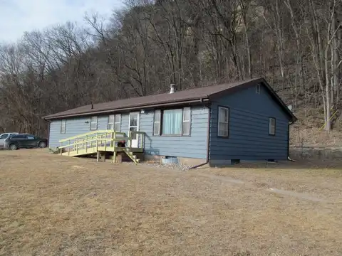 11026 Highway 133, Cassville, WI 53806