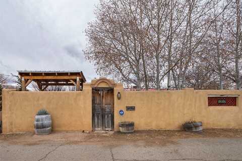 1340 Camino Carlos Rael, Santa Fe, NM 87507