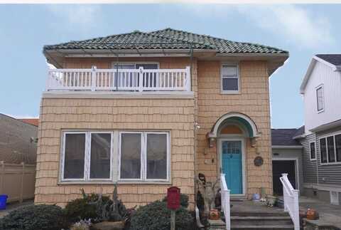 6 N Jasper Ave, Margate City, NJ 08402