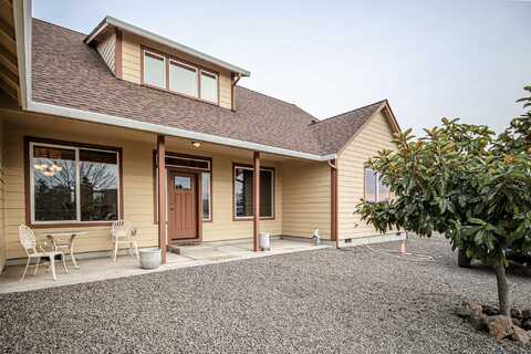 6816 Lakeview Drive, Central Point, OR 97502