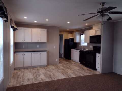 38089 Rosedale Dr, Clinton, MI 48036