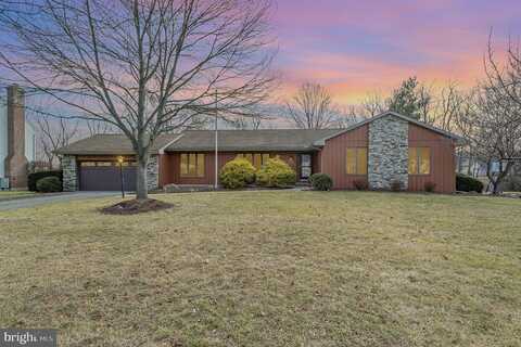 2445 RALEIGH DRIVE, LANCASTER, PA 17601