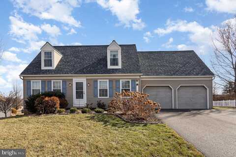 15 NINA DRIVE, YORK, PA 17402