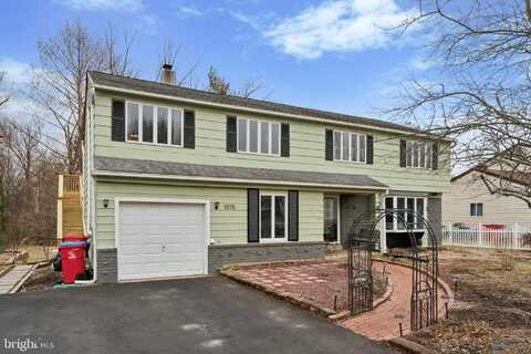 1075 KEMPER DRIVE, WARMINSTER, PA 18974