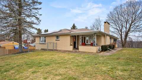 203 Old Leechburg Rd, Plum, PA 15239