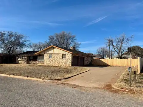 2006 Denfield Lane, Childress, TX 79201