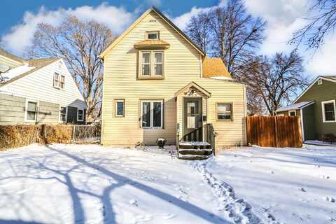 915 S 3rd Street, Aberdeen, SD 57401