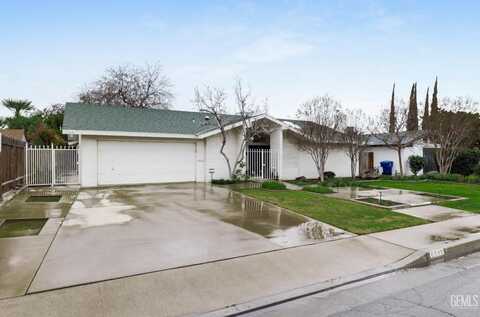 5707 Hesketh Drive, Bakersfield, CA 93309