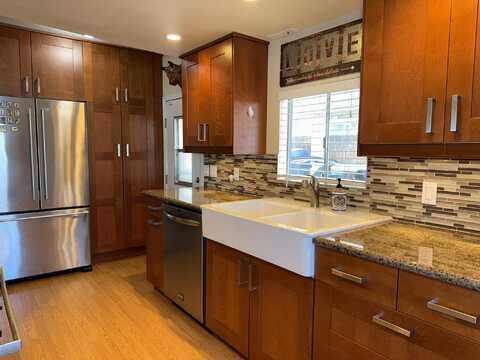 157 Estrada Way Way, Cathedral City, CA 92234