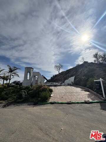 23472 W Moon Shadows Dr, Malibu, CA 90265