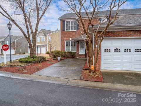 2424 Oak Hill Village Lane, Charlotte, NC 28217