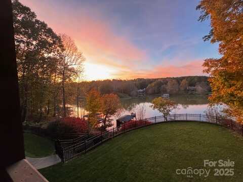 649 46th Avenue Drive NE, Hickory, NC 28601