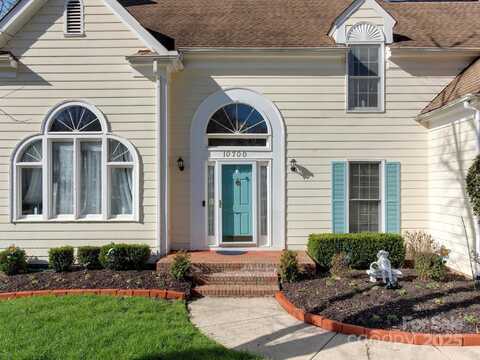 10700 Summitt Tree Court, Charlotte, NC 28277