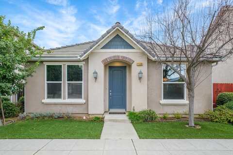 11339 Blue Sage Avenue N, Fresno, CA 93730