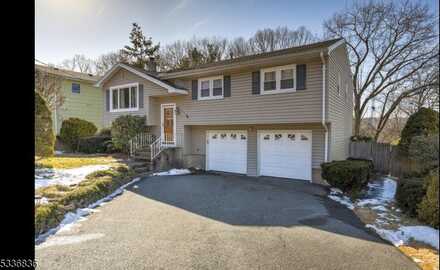 87 Aldrin Dr, Wanaque, NJ 07465