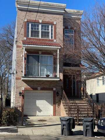 197 S 9th St, Newark, NJ 07107