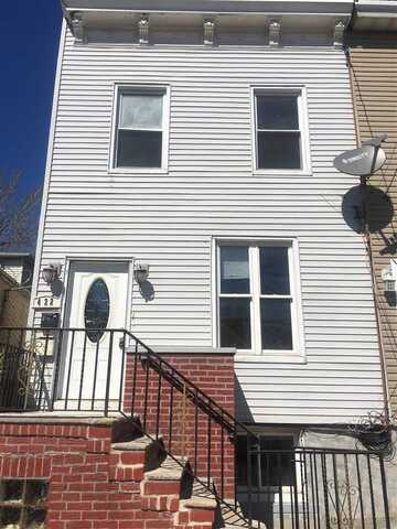 422 3RD ST, Union City, NJ 07087