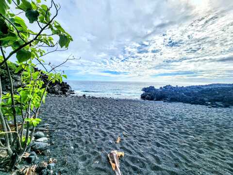 MAMALAHOA HWY, Captain Cook, HI 96704