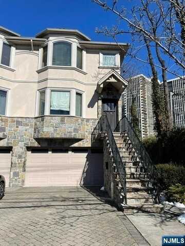 213 Lafayette Avenue CO213, Cliffside Park, NJ 07010