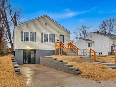 3445 Saint Williams Lane, Saint Ann, MO 63074