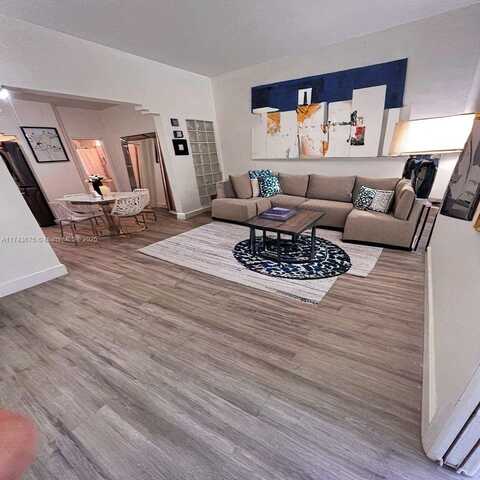 730 12th St, Miami Beach, FL 33139