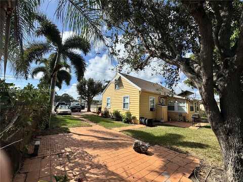 619 SW 10th St, Delray Beach, FL 33444