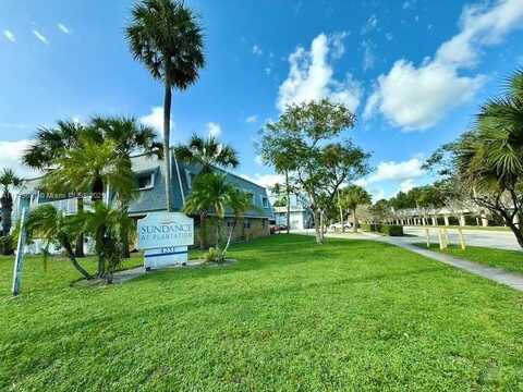 4251 NW 5th St, Plantation, FL 33317