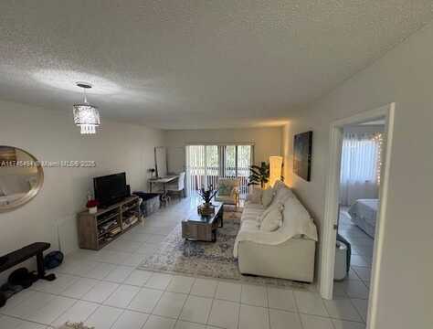 7915 Camino Real, Miami, FL 33143