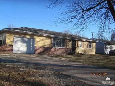 2126 Northview Drive, Manhattan, KS 66502