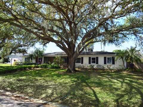 1101 KING ARTHUR COURT, VALRICO, FL 33594