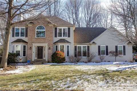 595 Parkside Drive, Avon Lake, OH 44012